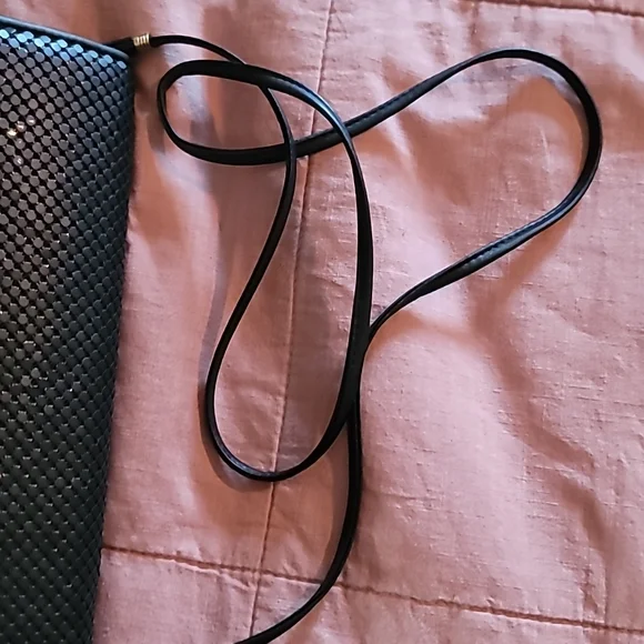 STUNNING WHITING AND DAVIS BLACK MATTE MESH CROSSBODY CLUTCH - Picture 11 of 16